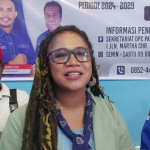 Hunanatu Matoke Ambil Formulir Bacalon Wakil Bupati Maluku Tengah di Demokrat